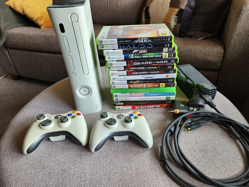 Xbox 360 Console Bundle – 15 Games + 2 Controllers63720890862722110