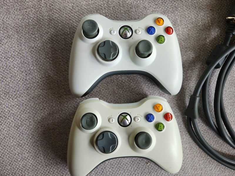 Xbox 360 Console Bundle – 15 Games + 2 Controllers63720890862722112
