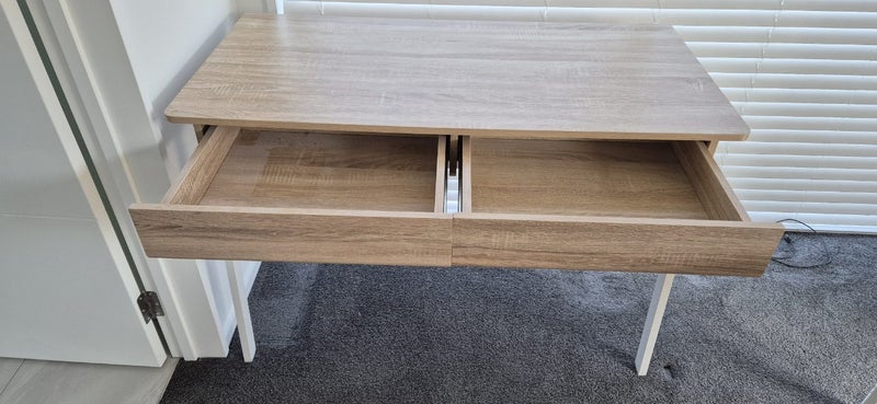 Desk Carousel 2