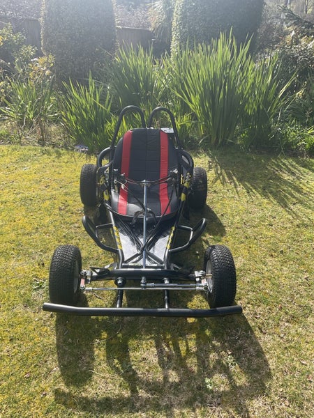 Almost new go kart! Carousel 1