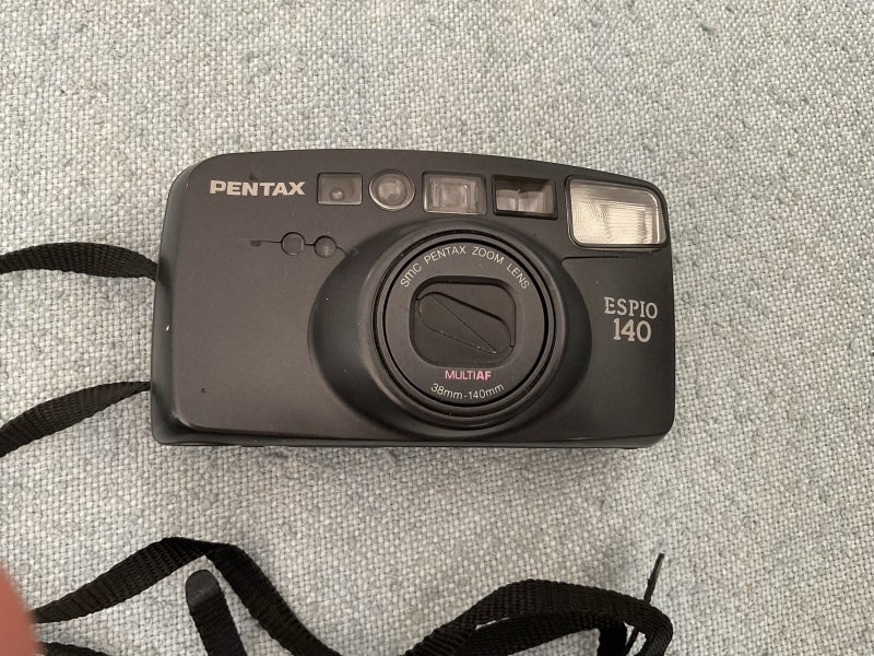 PENTAX 140 camera in good condition63721161229570110