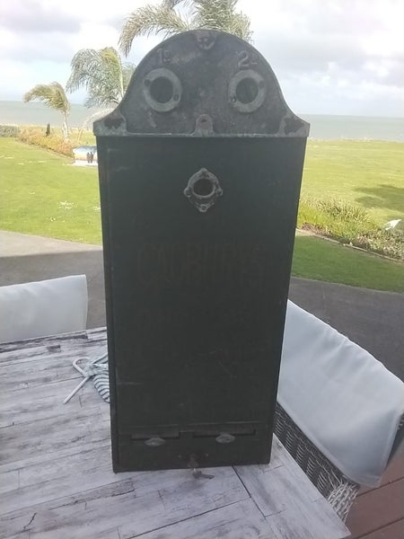 Pre decimal chocolate vending machine Carousel 1