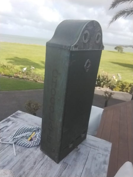 Pre decimal chocolate vending machine Carousel 2