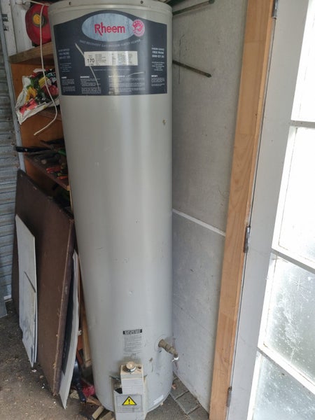 Gas hot water cylinder Carousel 1