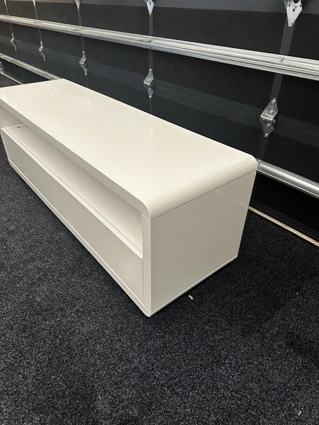 TV Cabinet Carousel 4