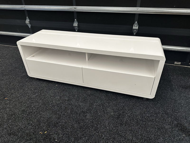 TV Cabinet Carousel 1