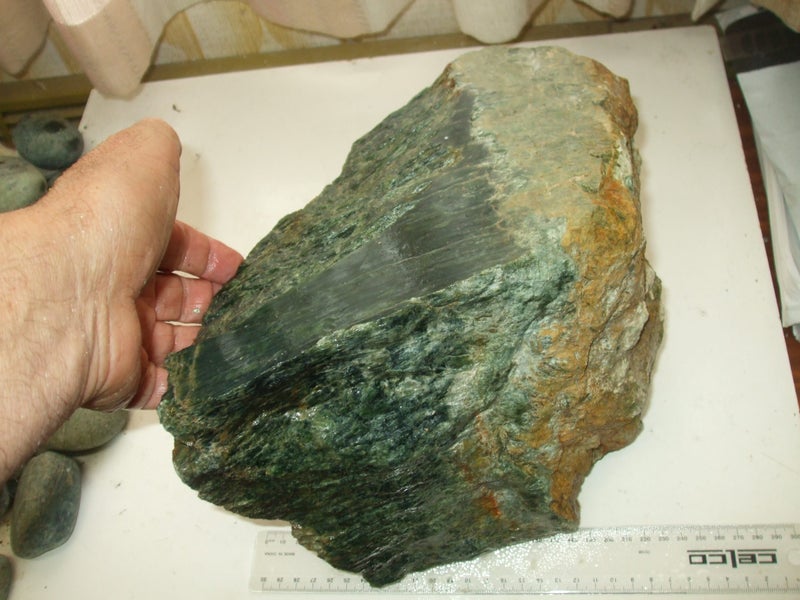 Gorgeous Pounamu Boulder - 28.4 lbs Carousel 1