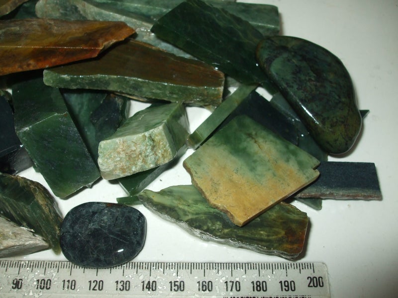 $1 RESERVE - Gorgeous Parcel of Pounamu Pieces - 2.2 lbs Carousel 2