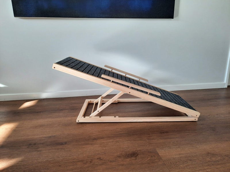DOG RAMP - WOODEN COLLAPSIBLE with CARPET Carousel 2