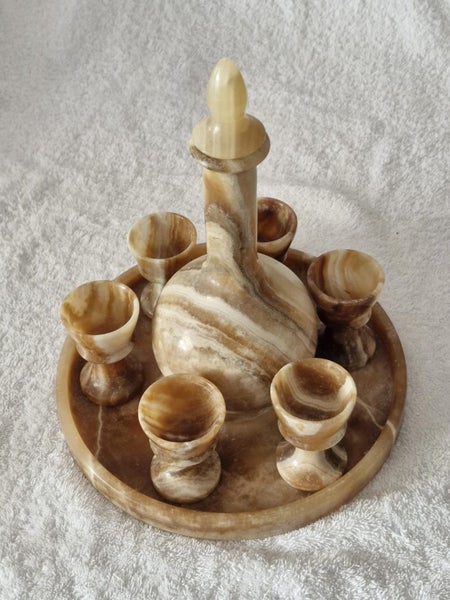 Onyx Decanter,Tray and cups Carousel 1