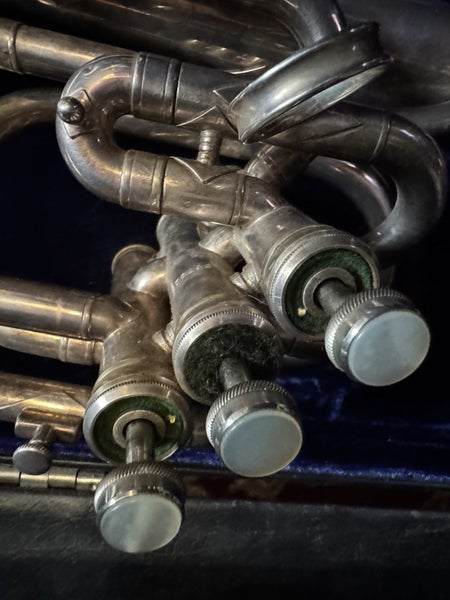 Vintage Trumpet? Trombonium ? What is it ?63721999962881112