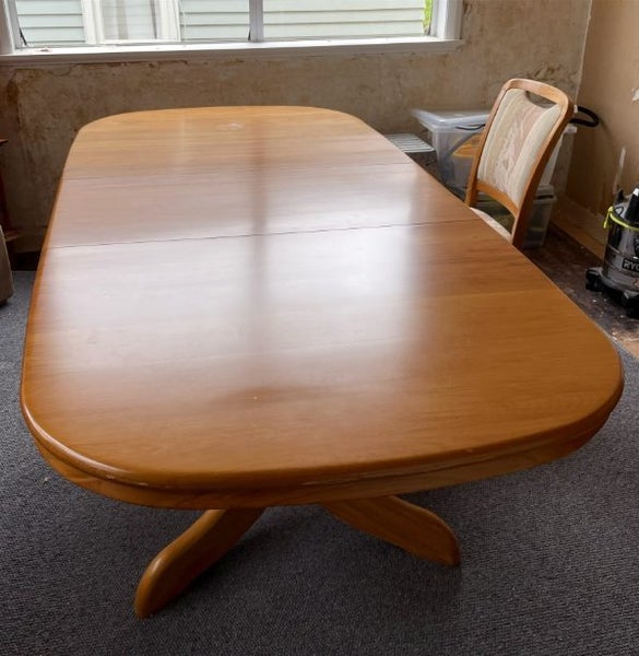 Danske Møbler Solid Rimu Dining Suite – Extendable, Seats 6–863722369638401110