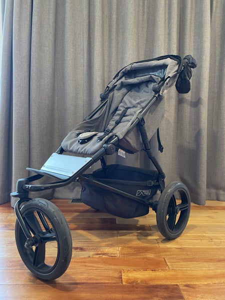 Mountain buggy Urban Jungle Pram and Bassinet Carousel 1