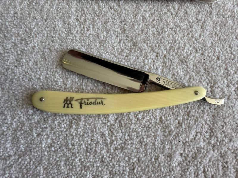 Henckels Friodur Straight Razor Stainless63722461219713112