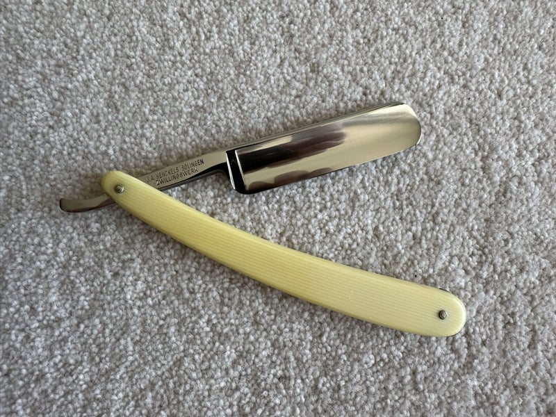 Henckels Friodur Straight Razor Stainless63722461219713114