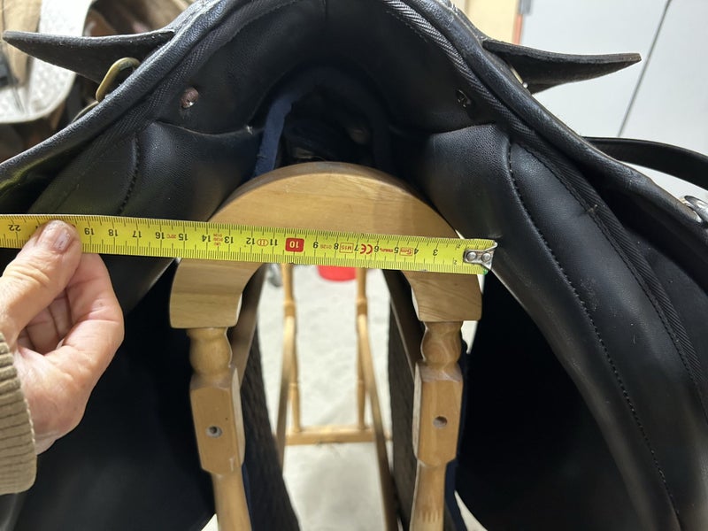 Wintec dressage saddle63842537607555112