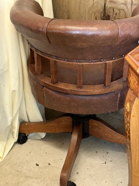 Captains Office Chair Carousel 2