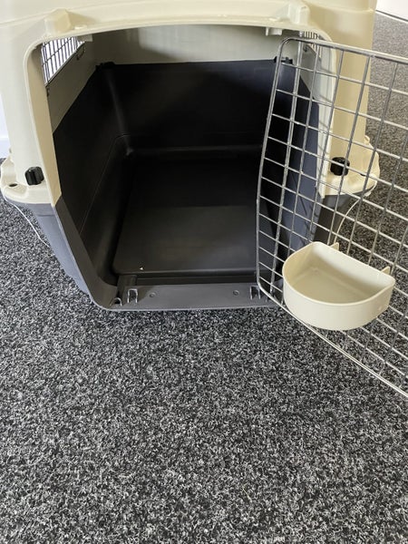 Pet airline carrier Carousel 2