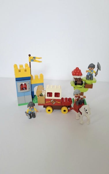 Duplo 10569 - KnightsTreasure Attack Carousel 1