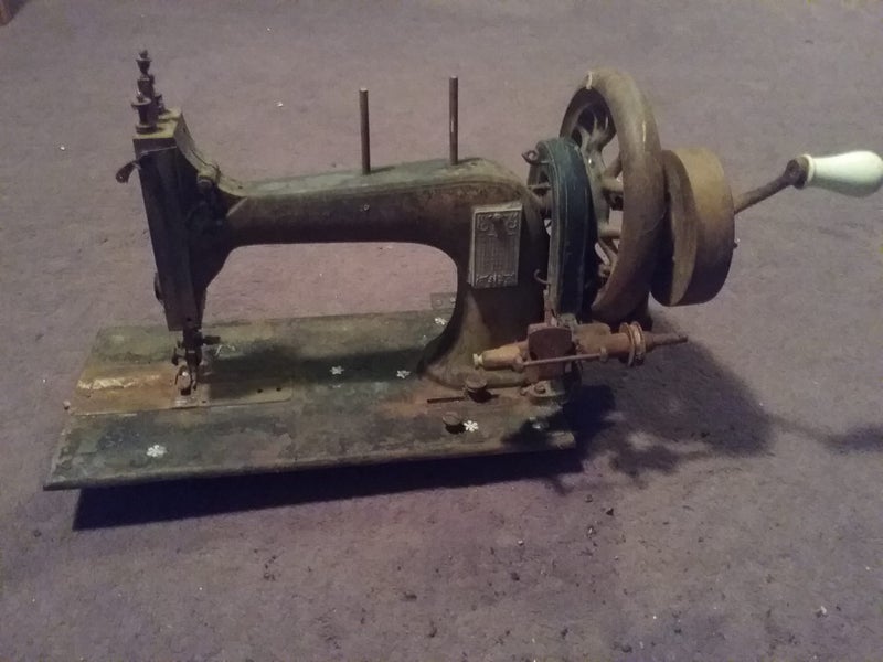 Fister and rossman antique sewing machine Carousel 1