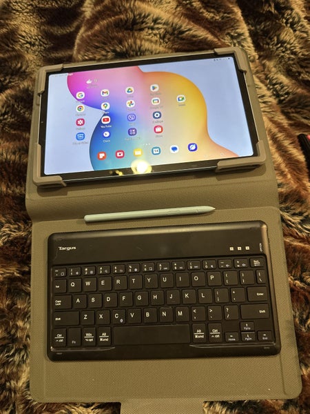 S6 Light With Targus Keyboard & Case Carousel 1