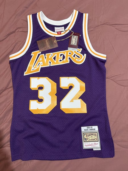 Mitchell & Ness NBA Los Angeles Lakers 84 85 Home Magic Johnson Swingman Jersey Carousel 1