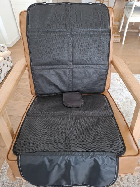 Carseat protector Two nomads Carousel 1