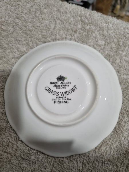 Royal Albert Grass Widow?65075542112770112