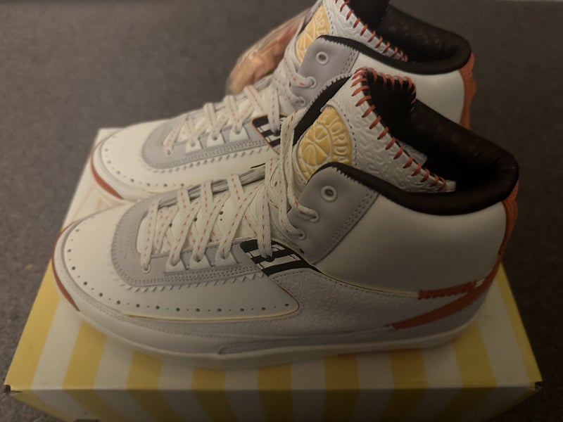 Jordan 2 maison chateau rouge US 10 Brand New in box ! Carousel 1