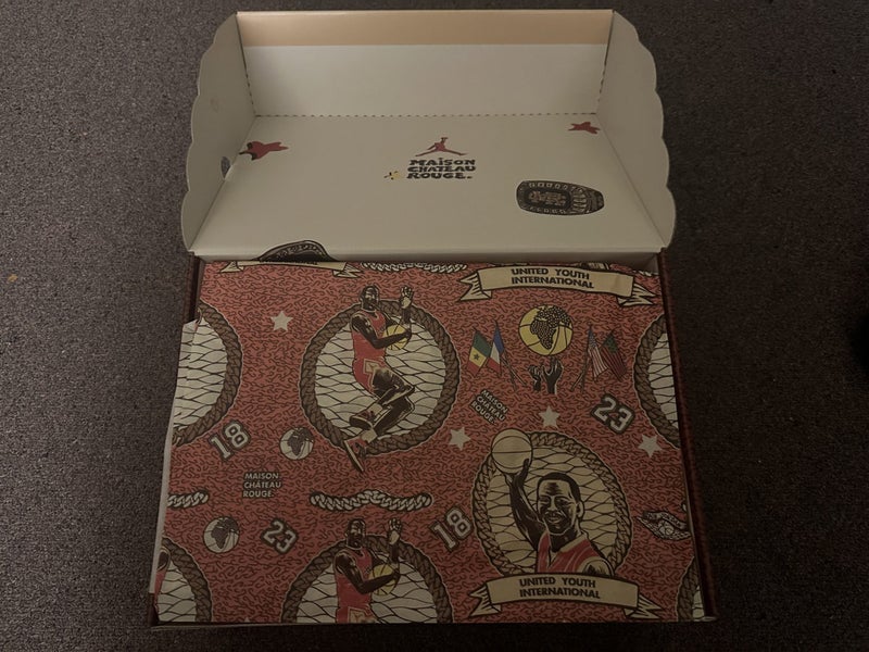 Jordan 2 maison chateau rouge US 10 Brand New in box ! Carousel 2