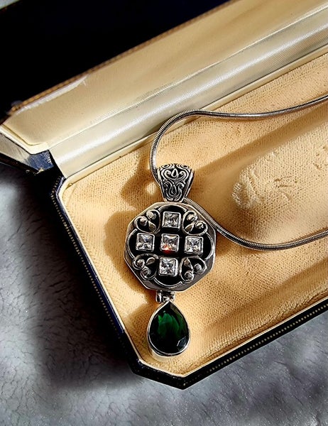 Art Deco Necklace Carousel 2