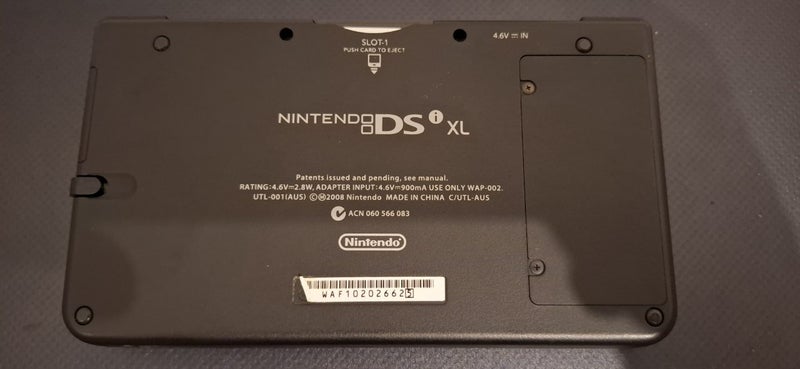 Nintendo DSi XL - Red - Charger Included Carousel 2