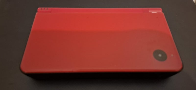 Nintendo DSi XL - Red - Charger Included Carousel 1