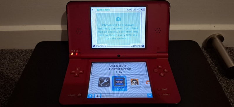 Nintendo DSi XL - Red - Charger Included Carousel 4