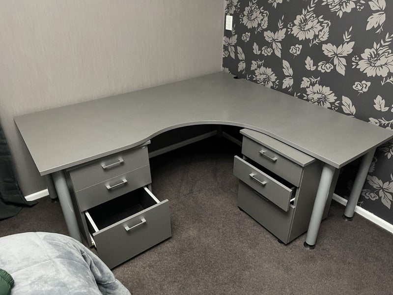 Office Desk & Drawers Carousel 2