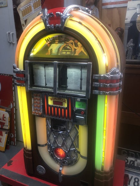 Wurlitzer Princess CD Jukebox Carousel 2
