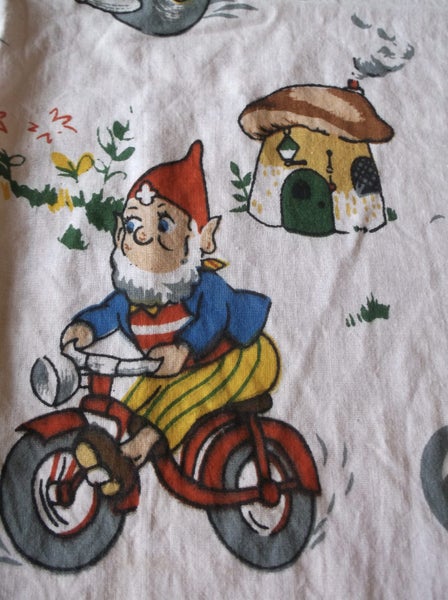 5 BITS AND PIECES OF VINTAGE NODDY FABRIC Carousel 2