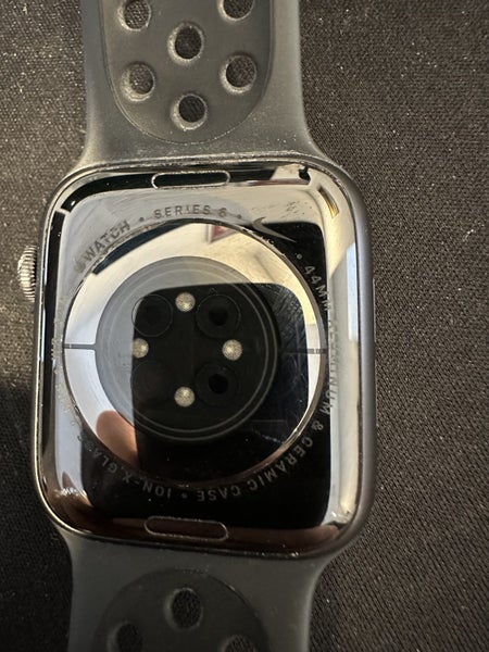 Nike Apple Watch Series 6 44mm Carousel 2
