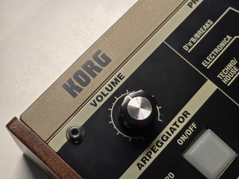 Korg microKORG Synth/Vocoder *LIKE NEW* Carousel 2