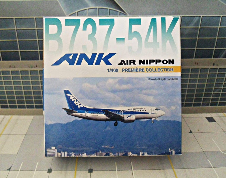 Scale 1/400 Dragon Wings - Boeing B737-500 ANK Air Nippon Carousel 9