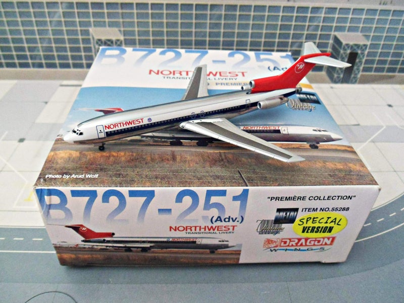 Scale 1/400 Dragon Wings - Boeing B727-200 Northwest Airlines Carousel 6