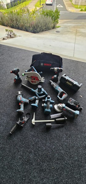 Bosch 10 piece set with 8amp batteries Carousel 2