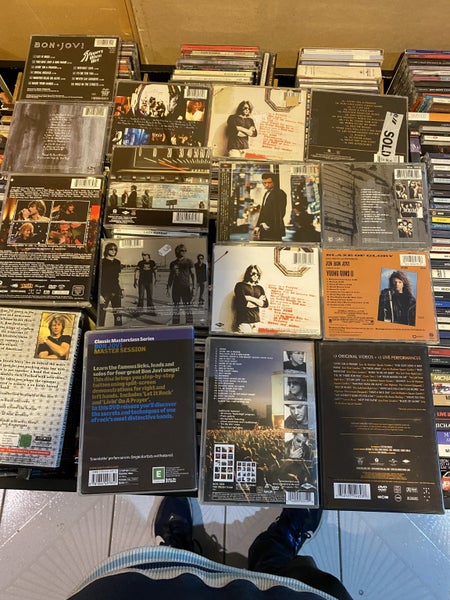 * bulk buy x 16 BON JOVI collection ** Carousel 2