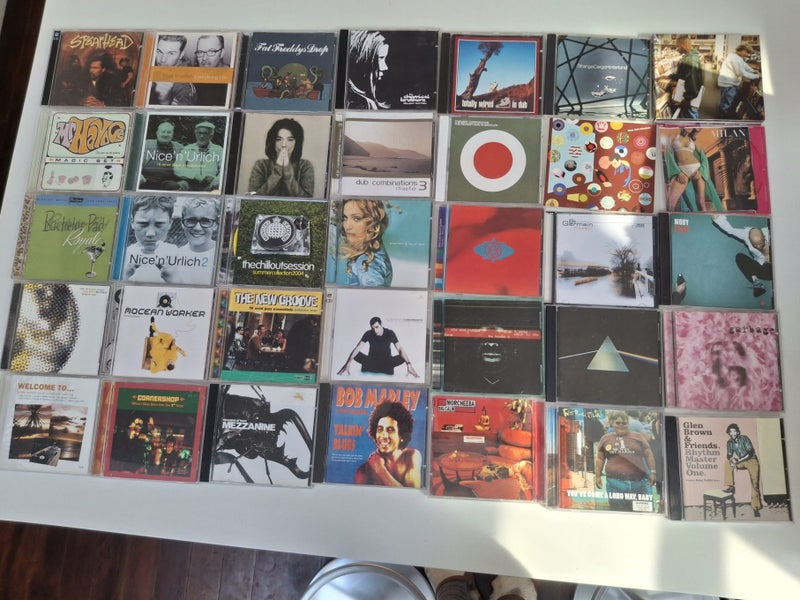 Bulk cd's - mostly 1990's and early 2000's. Reggae, dance, electronica, house Carousel 1