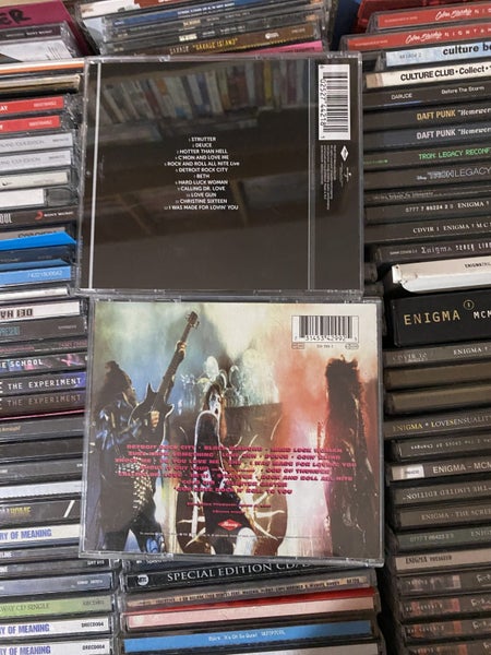 * bulk buy x 2 KISS CDS ** Carousel 3