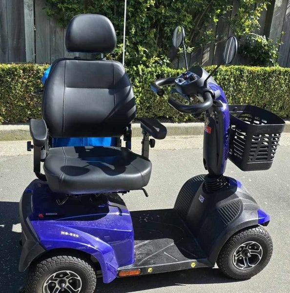 Mobility scooter Carousel 1