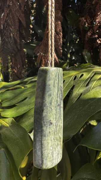 New Zealand Pounamu Toki - Tasman Carousel 2