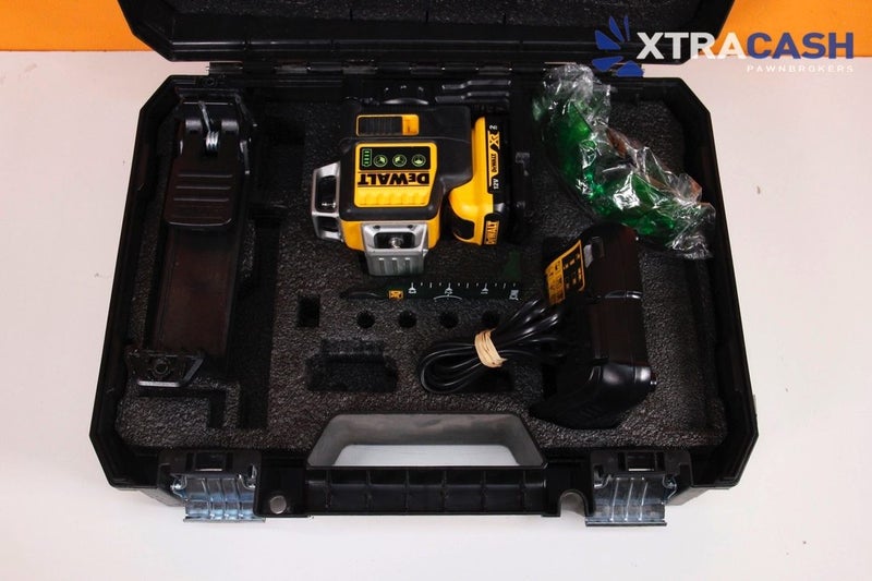 DeWalt DCE089G Green Beam Laser 10.8 Volt & Accessories in Case Carousel 1