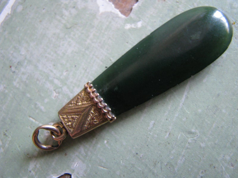 Antique Greenstone & 9ct Gold Pendant Measures 46mm Long Carousel 2