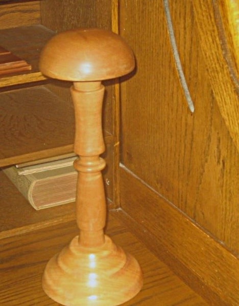 HAT STAND Carousel 1